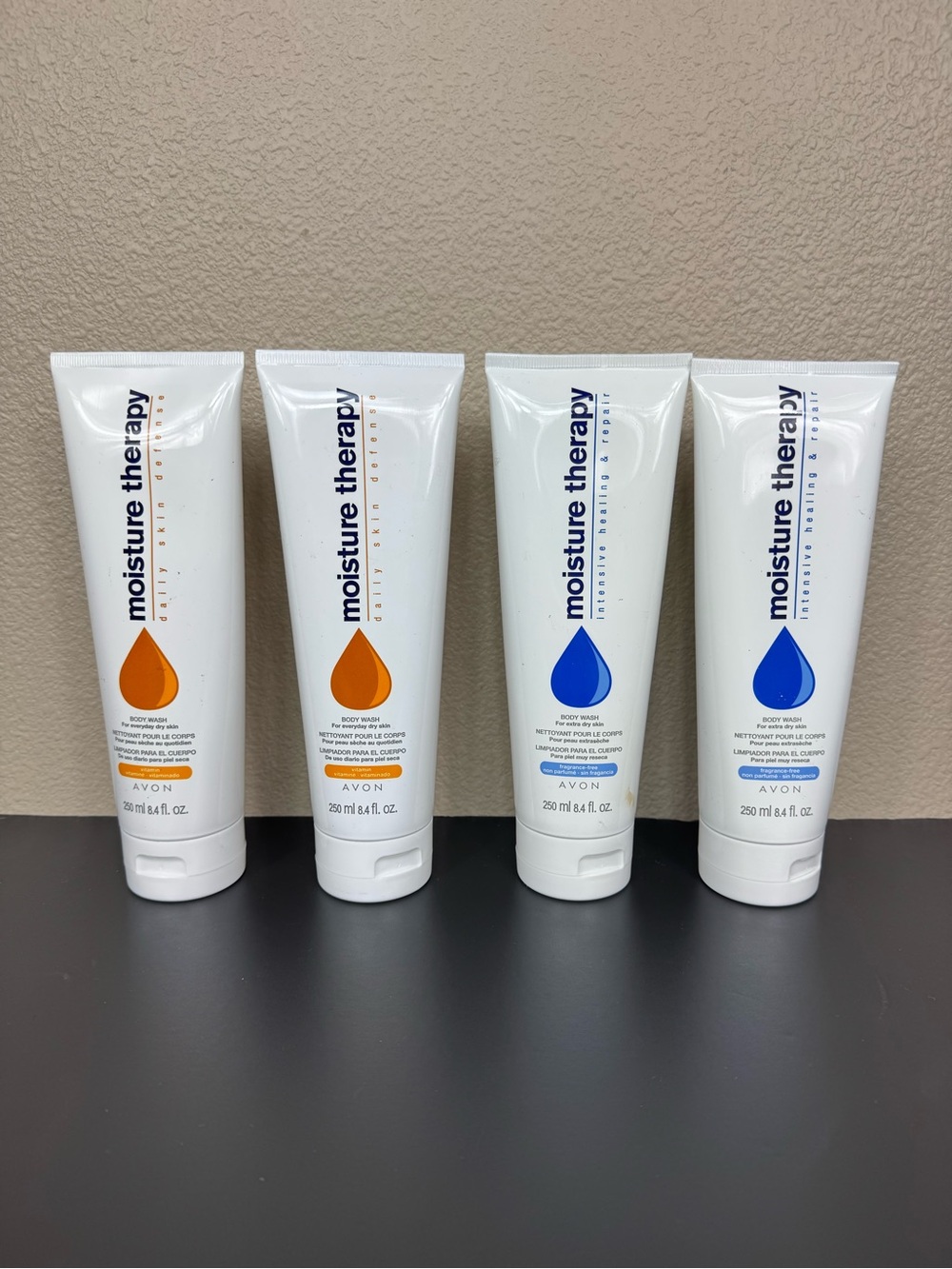 lot Of 4 AVON Moisture Therapy hair shampoo (2 everyday dry, 2 Extra-Dry)